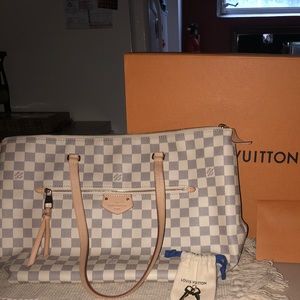 Louie Vuitton purse
